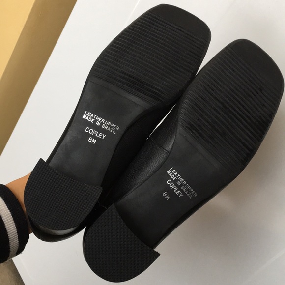 Leather Black Thick Sole Pump - Picture 12 of 12